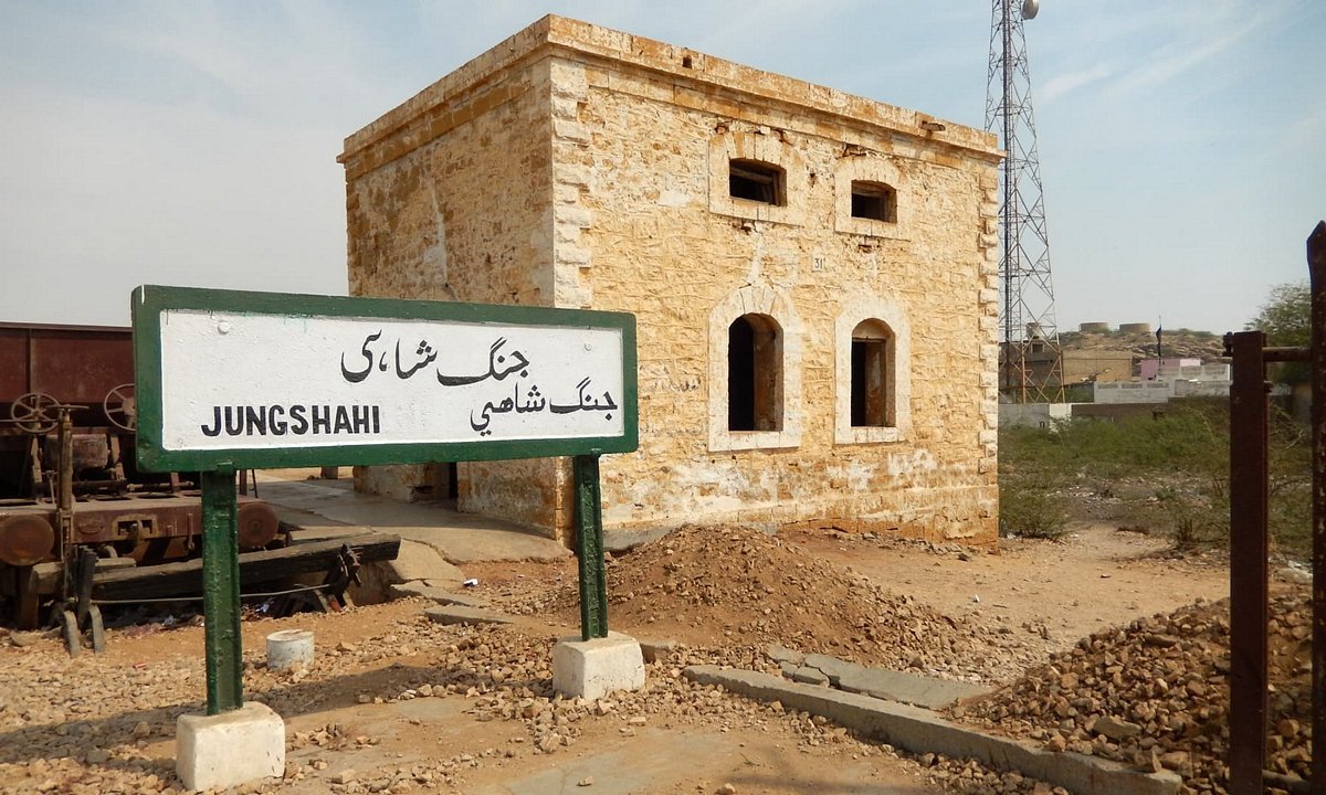 حضرت جُنگ پير اولياء ﷲ جنهن جي نالي سان جنگشاهي شهر ريلوي اسٽيشن سڏجي ٿي